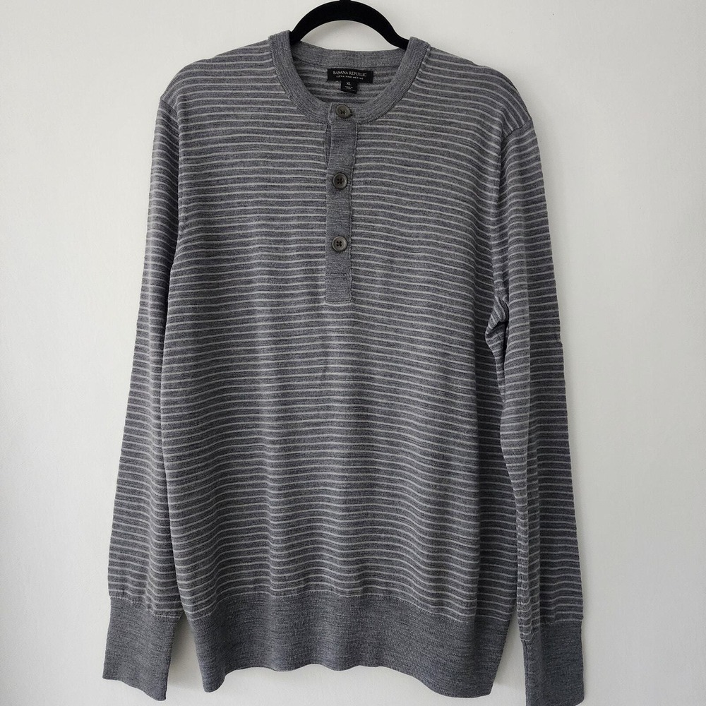 Banana Republic Extra Fine Merino Wool 1/4 button gray sweater mens‎ size XL